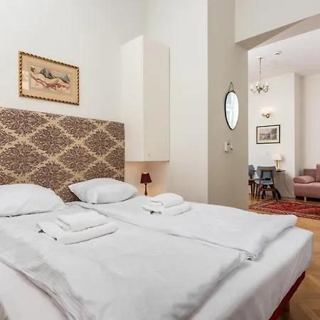 Classy Old Town - By Upstairs Apartmán